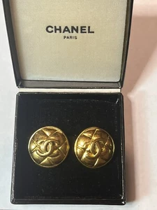 Beautiful CHANEL Gold Plated Diamond Quilted CC Logo Medallion Clip On Earrings - Picture 1 of 9