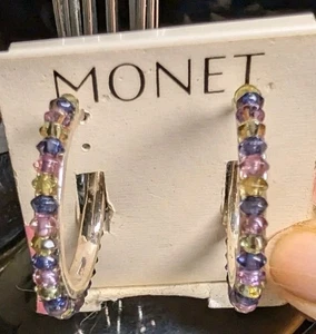 Cerchi vintage Monet 1,25" tono argento con cristalli multi pastello nuovi - Foto 1 di 8