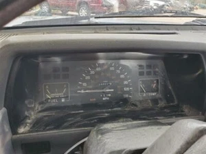 Gauge Cluster Speedometer Without Tach PN MB946263 OEM 93 1994 Mitsubishi Truck - Picture 1 of 24