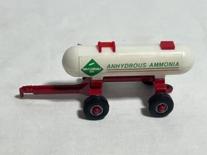 Ertl Case IH International Anhydrous Ammonia Tank, Gray Rims, 1/64 - Picture 1 of 2