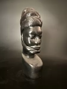 GRANDE STATUE EN ÉBÈNE AFRIQUE DE L'OUEST - BUSTE DE GUERRIER - 1950 - Imagen 1 de 2