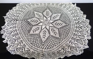 BEAUTIFUL VINTAGE DELICATE ROUND CROCHET STAR PATTERN DOILY TABLECLOTH - Picture 1 of 5