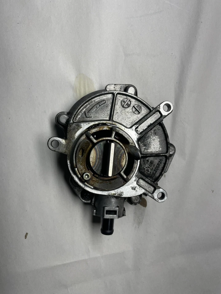 Bomba de vacío de freno Audi A6 Quattro 2008 06E145100E Foto 1 de 4