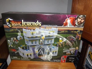 TOYS R US TRUE LEGENDS CASTLE CLASH 1323 PIECES, NEW IN BOX RARE - Picture 1 of 5