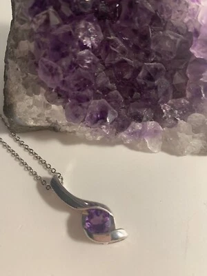 "Colgante de amatista y collar de cadena tono oro blanco 18""" Foto 1 de 4