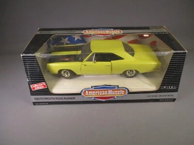 AX345 ERTL AMERICAN MUSCLE 1/18 1:18 PLYMOUTH ROAD RUNNER 1969 REF 7368 JAUNE - Photo 1/4