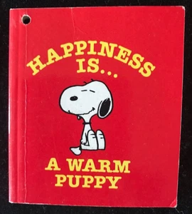 Vintage 1979 Peanuts Happiness is a Warm Puppy "Tiny" Book Charles Schulz Snoopy - Foto 1 di 5
