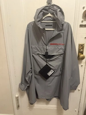 Poncho Prada unisex Foto 1 de 4