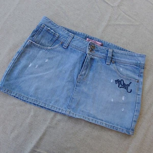 RIP CURL Distressed Blue Denim Women's Skirt Size 14 Waist 96 cm Length 34 cm - Picture 1 of 5