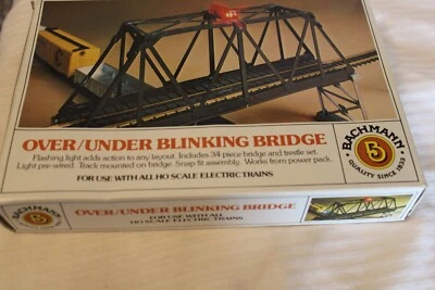 HO Scale Bachmann, Over/Under Blinking Bridge & Trestle BNOS Open Box Vintage - Image 1 of 3