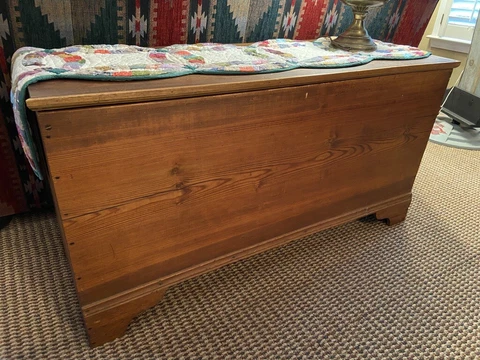 ANTIQUE NICE CLEAN EARLY 6 SIX BOARD PINE BLANKET QUILT CHEST Cover