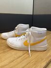 Nike Dunk High SE First Use High Top Sneakers Woman's Size 11 012005-100 KG