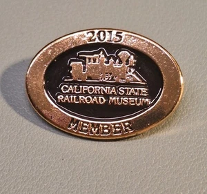 2015 CALIFORNIA STATE RAILROAD MUSEUM MEMBER PINS GOLDEN TONE FINISH - Bild 1 von 3