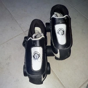 VNLA (Vanilla) Junior Tuxedo Quad Speed Roller Jam Skates. Unisex size 8 - Picture 1 of 8