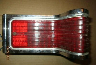 Rambler AMC 1965 American Motors luz trasera montaje de lámpara original OEM Foto 1 de 4