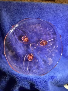 Vintage rosa Depression Glas, Fuß, florale Designs, 13 cm breit, Teller - Bild 1 von 11
