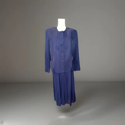 Studio I Traje Falda Dos Piezas Negro Con Intrincado Detalle Floral Plisado 16 Foto 1 de 4