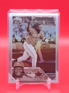 AFFARE BIN: 2023 Topps Chrome Vladimir Guerrero Jr rifrattore seppia Blue Jays - Foto 1 di 1
