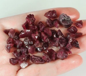 Muestra áspera faceta rodolita granate rojo sangre natural 102 quilates YHE2963 - Imagen 1 de 3