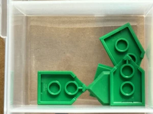 LEGO Parts - Green Tile, Modified 2 x 3 Pentagonal - No 22385 - QTY 5 - Picture 1 of 1