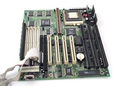 DFI G586IPV Rev CA Sockel 7 Intel 430VX Triton II +ports+ 32MB+ Pentium 200MMX - Bild 1 von 4