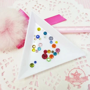 Wholesale 50 pcs Magical Flips Rhinestones Plastic Tray Plate Tool Flat back - Picture 1 of 3