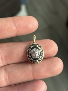 14k Gold Head of Medusa Enamel Onyx White Gold Charm Pendant - Picture 1 of 6