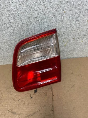 Luz trasera interior pasajero derecho Mercedes-Benz Clase E E320 2000-2002 vagón P5252 Foto 1 de 4
