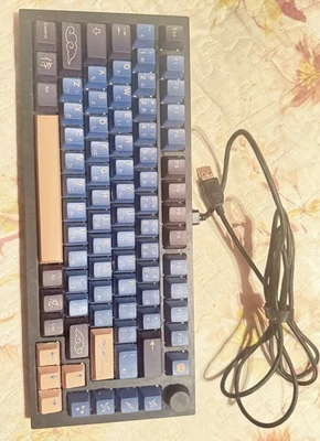 Glorious - GMMK PRO barebones 75% Wired Mechanical Keyboard - Black - Image 1 of 2