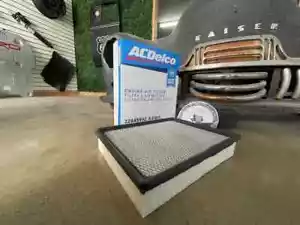 (1) NEW OEM GM High Flow Engine Air Filter Cadillac Chevy GMC A3181C US - Picture 1 of 3