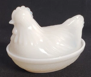 Vintage Hen on Nest Basket 4" Long 3" High Milk White Glass A40 - Picture 1 of 2