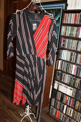 Vestido Casa Blanca Mercado Negro Azul Marino con Diag Rojo Blanco Rayas Seda talla 6 NUEVO bin208 Foto 1 de 4