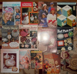 Lot of 12 CROCHET CRAFT Pattern Books Hats Doilies Toys Gloves Decor - Bild 1 von 5