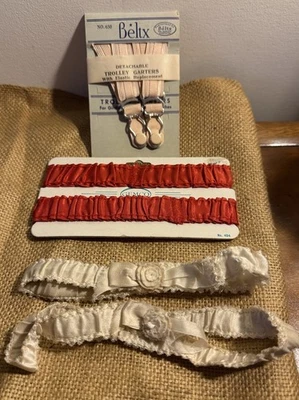 Vintage / Antique Garters Gemco Red on Card / White Pair / Beltx Trolley Garters - Image 1 of 4