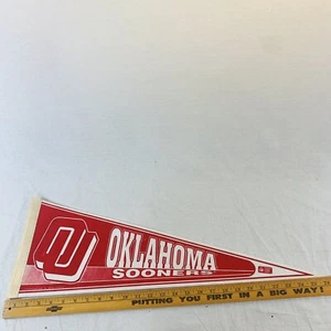 Vintage Oklahoma Sooners Felt Pennant 26.5x9 Inch Licensed Lifestyle NCAA - Picture 1 of 10