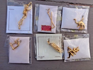 6 pendentifs chien ancien plaqué or ancien stock bijouterie plongeur bateaux etc - Imagen 1 de 6