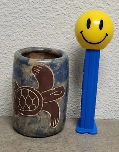 Nicaraguan Red Clay Pottery Folk Art ~ SEA TURTLE Blue Brown Toothpick Holder - Picture 1 of 9