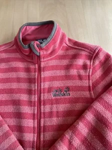 Jack Wolfskin Fleece-Jacke gestreift Logo Tatze bestickt rot Gr.140 *NP 79€* - Bild 1 von 9
