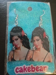 Pendientes Dangle Amy Winehouse tamaño grande colmena pelo doo - Imagen 1 de 2