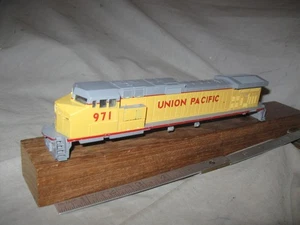 X3135 HO ATHEARN UNION PACIFIC RR  971 GE C44-9W DIESEL LOCO BODY SHELL - Picture 1 of 2