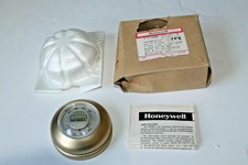  VINTAGE MONTGOMERY WARD  HONEYWELL T7048A  ROUND THERMOSTAT   NO BASE INCLUDED
