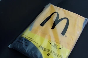 Telo mare Minions cattivissimo me McDonald 2021 Minions happy meal - Foto 1 di 3