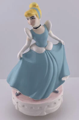 Caja de música vintage de Cenicienta “Podría haber bailado toda la noche” de Schmid/Leer Foto 1 de 4