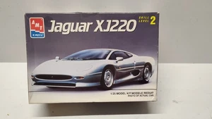Kit modelo juguete AMT Jaguar XJ220 1993 de colección #8608 coche 1:25 sin montar  - Imagen 1 de 18
