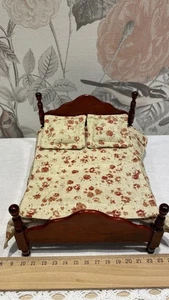 Puppenhaus Miniaturen Schlafzimmer Bett aus Holz rar 1:12 - Bild 1 von 3