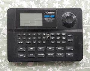 Alesis SR-16 Drum Machine, with power supply and manual - Picture 1 of 7