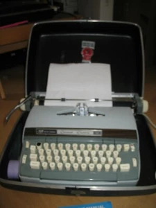Vintage Smith Corona Coronet Electric 12 Typewriter with Locking Case - Picture 1 of 9