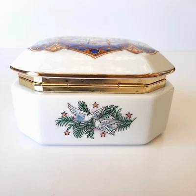 Caja de música vintage 1989 Melodías de Navidad "O Holy Night" Heritage House P Foto 1 de 4