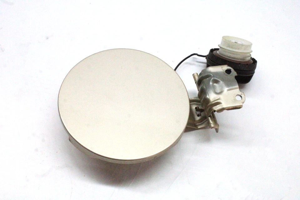 2011 TOYOTA PRIUS FUEL FILLER DOOR ASSEMBLY OEM 10 11 12 13 14 15 GOLD 4T8 - Imagem 1 de 4