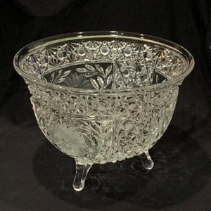 Vintage McKee Innovation 410 Three Toed Pressed Glass Bowl Button and Daisy - Picture 1 of 15